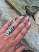 Load image into Gallery viewer, Temple Pearl Ring
