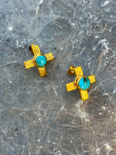 Load image into Gallery viewer, Simple Zia Studs - Gold
